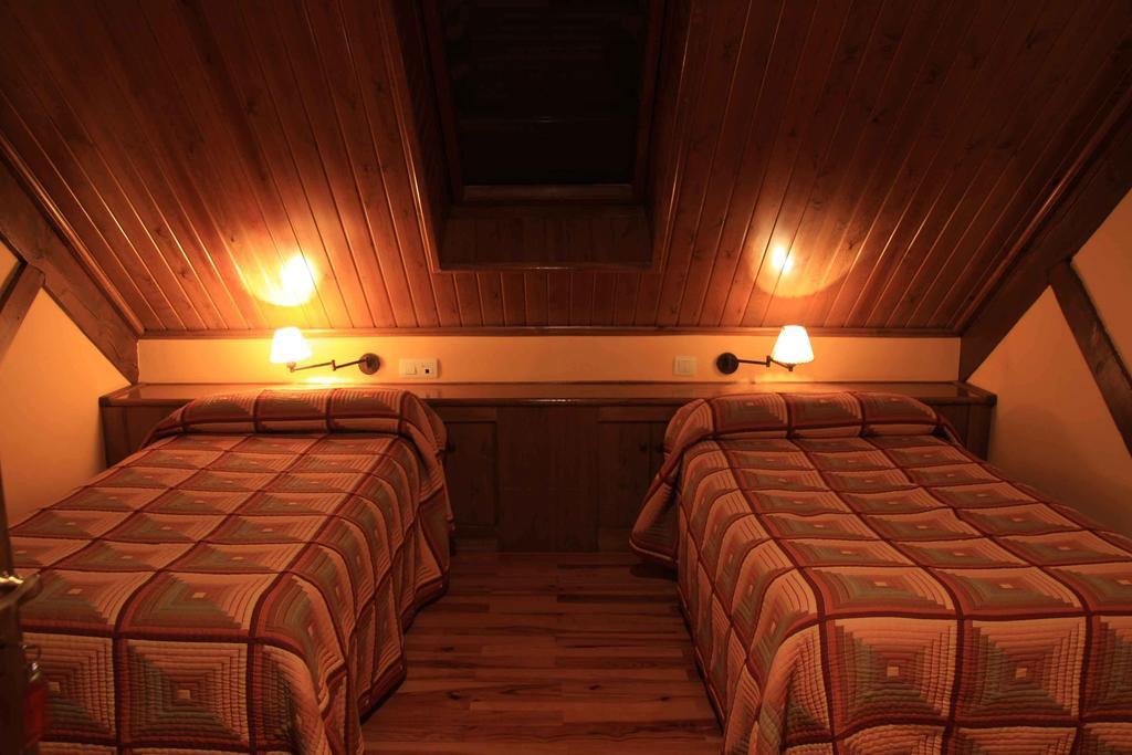 Hotel, Bungalows Y Camping Viu Bagian luar foto